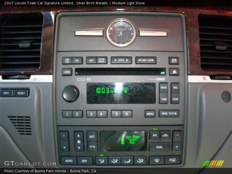 Silver Birch Metallic / Medium Light Stone 2007 Lincoln Town Car Signature Limited
