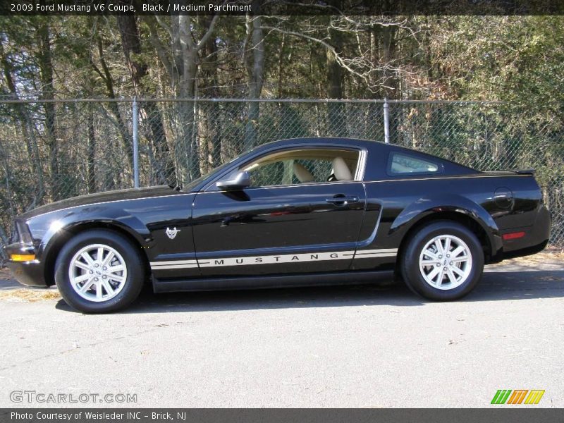 Black / Medium Parchment 2009 Ford Mustang V6 Coupe