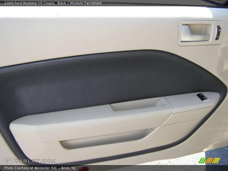 Black / Medium Parchment 2009 Ford Mustang V6 Coupe