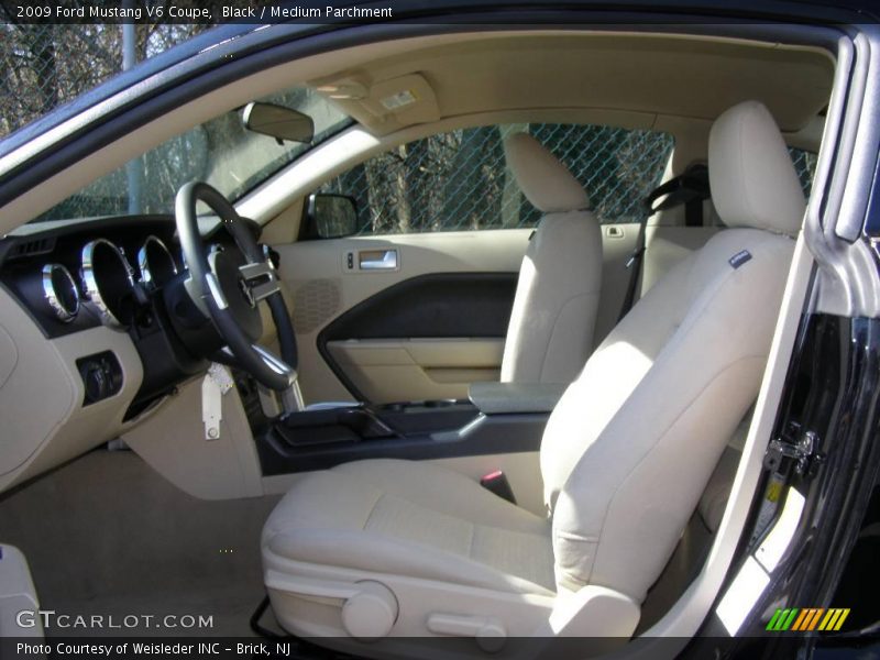 Black / Medium Parchment 2009 Ford Mustang V6 Coupe