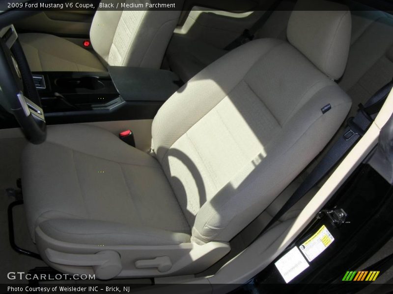 Black / Medium Parchment 2009 Ford Mustang V6 Coupe