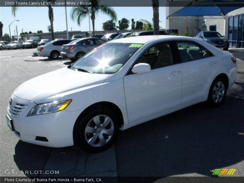 Super White / Bisque 2009 Toyota Camry LE V6