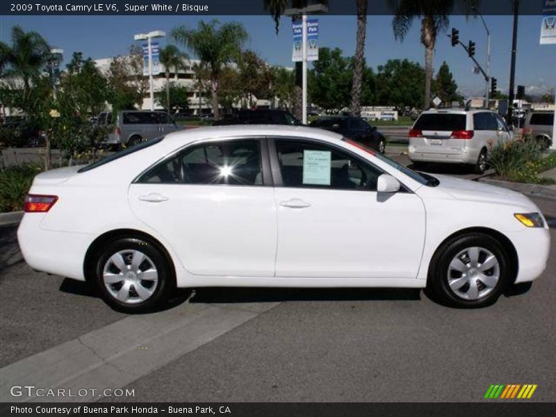 Super White / Bisque 2009 Toyota Camry LE V6