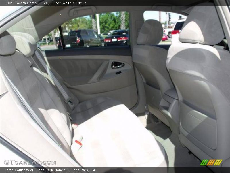 Super White / Bisque 2009 Toyota Camry LE V6