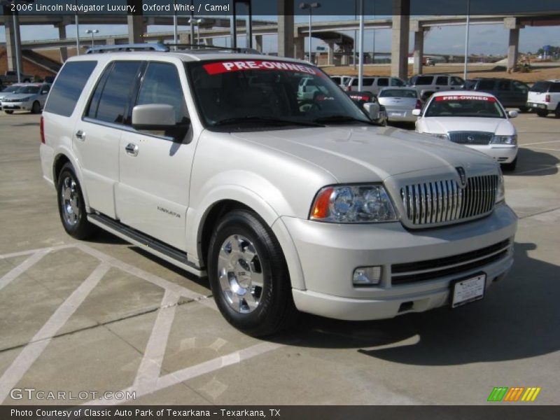 Oxford White / Camel 2006 Lincoln Navigator Luxury
