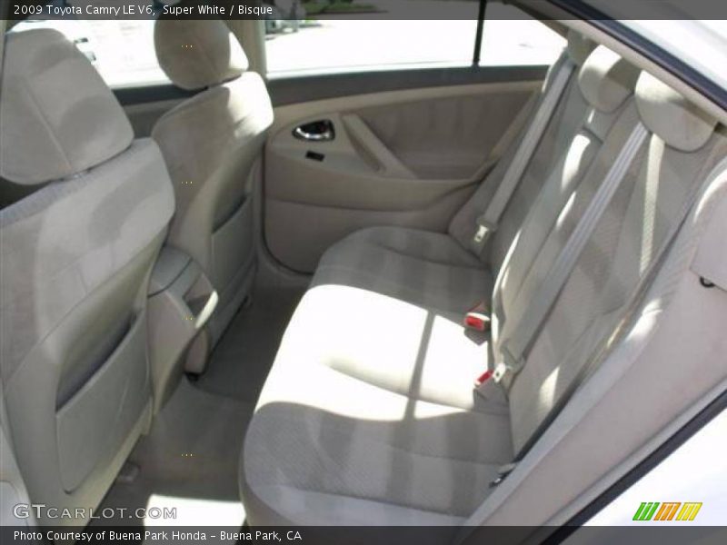 Super White / Bisque 2009 Toyota Camry LE V6