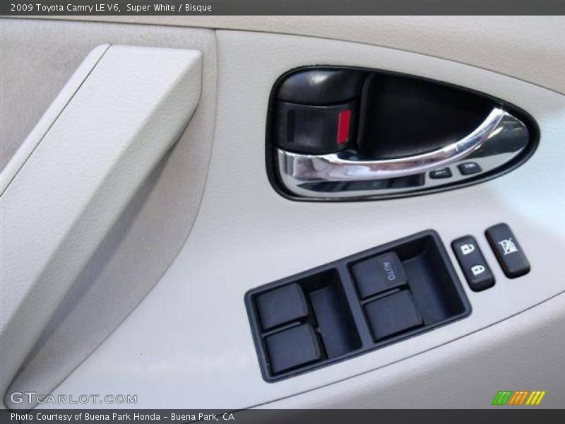 Super White / Bisque 2009 Toyota Camry LE V6