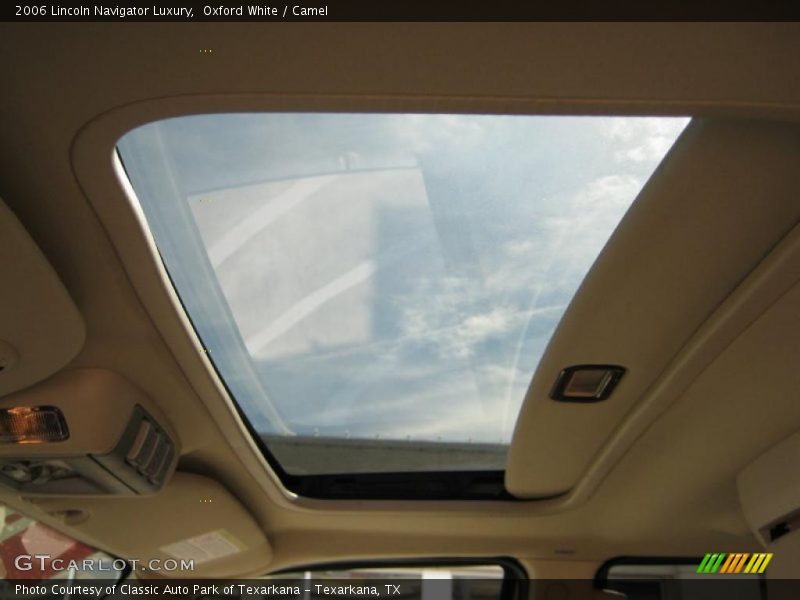 Oxford White / Camel 2006 Lincoln Navigator Luxury