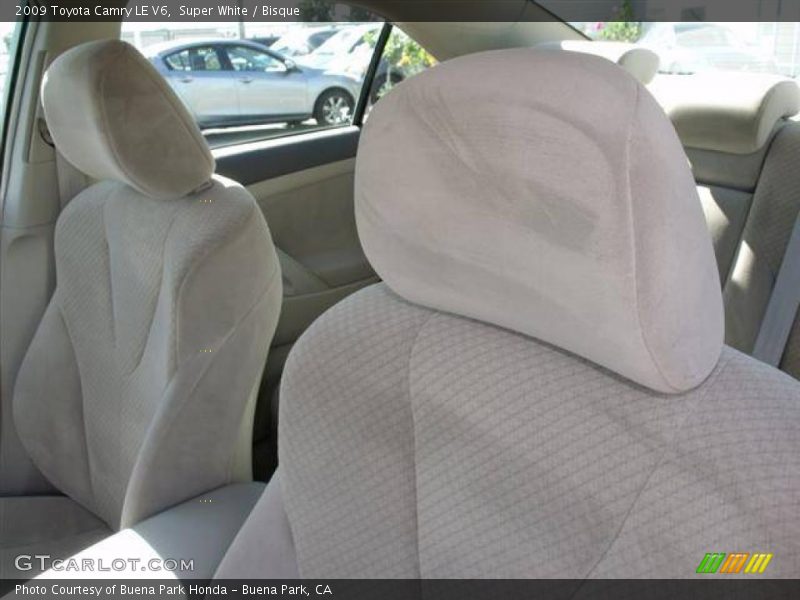 Super White / Bisque 2009 Toyota Camry LE V6