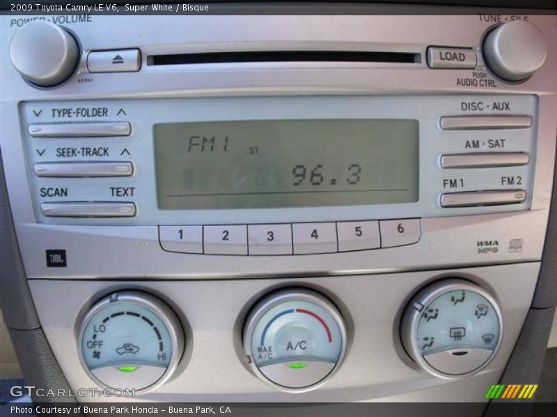 Super White / Bisque 2009 Toyota Camry LE V6