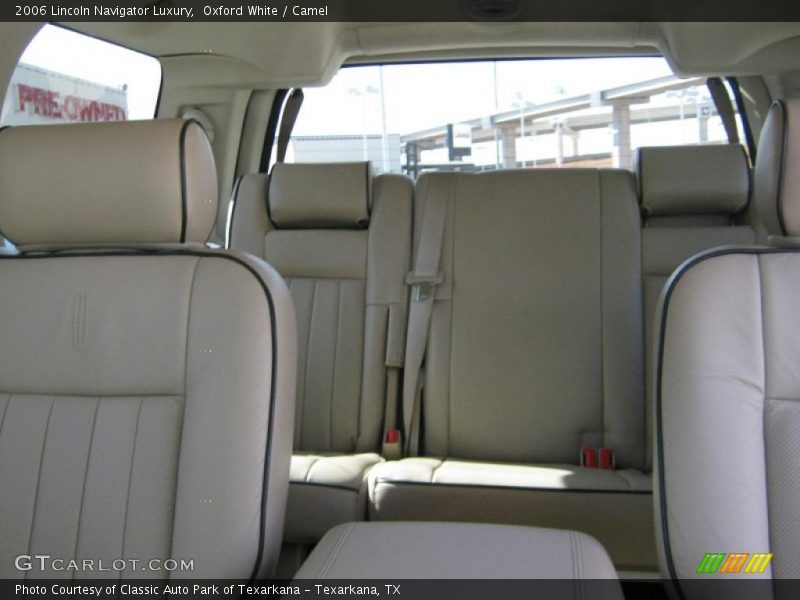 Oxford White / Camel 2006 Lincoln Navigator Luxury