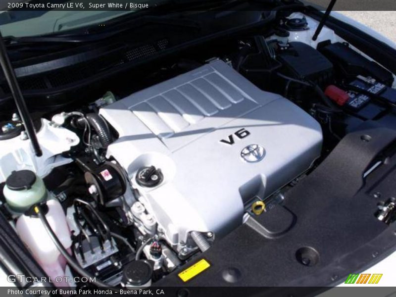 Super White / Bisque 2009 Toyota Camry LE V6