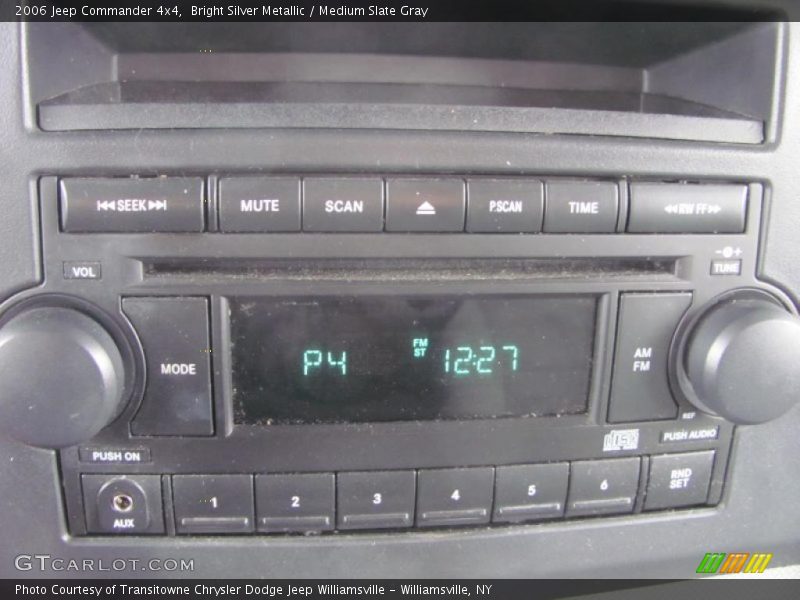 Bright Silver Metallic / Medium Slate Gray 2006 Jeep Commander 4x4