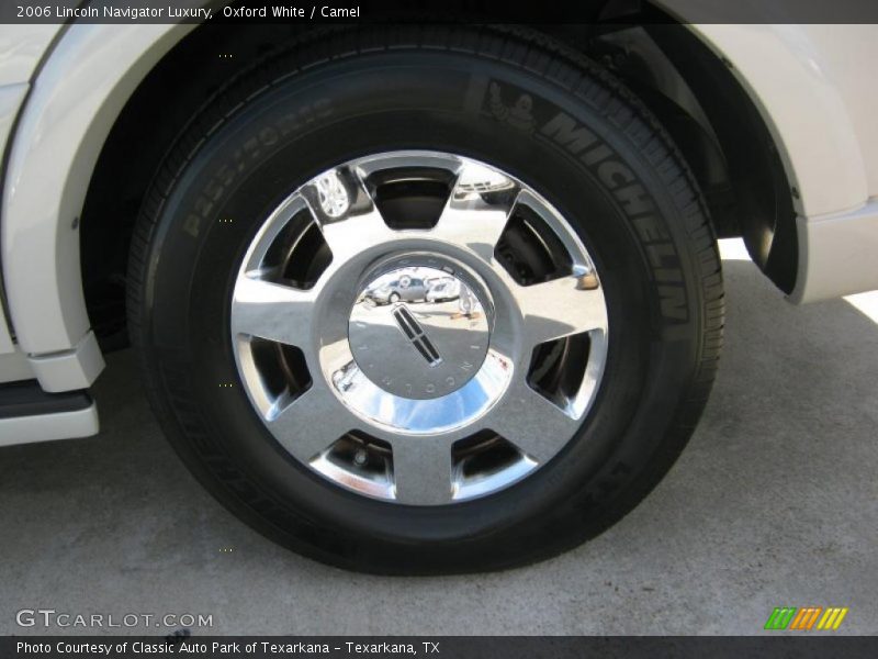 Oxford White / Camel 2006 Lincoln Navigator Luxury