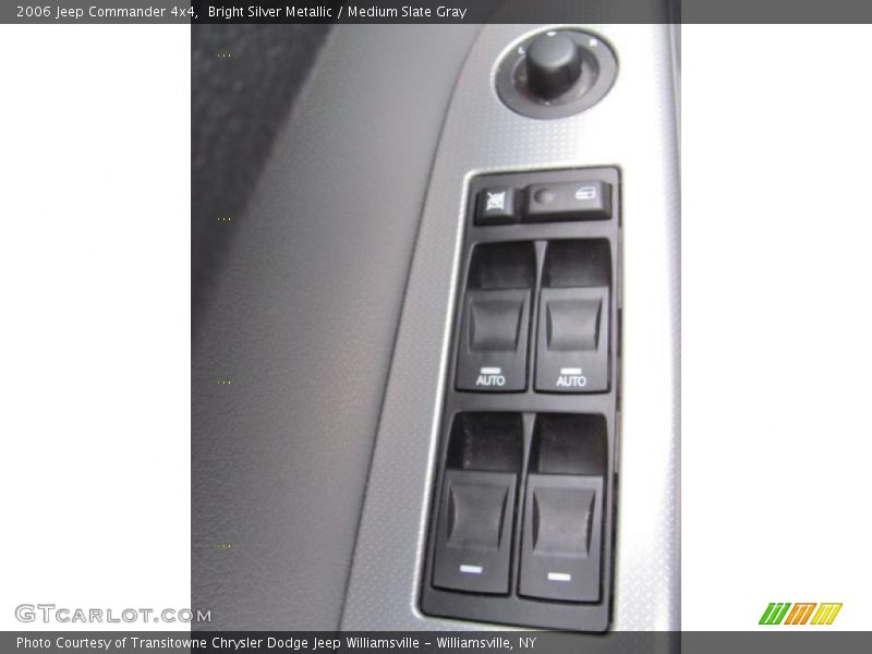 Bright Silver Metallic / Medium Slate Gray 2006 Jeep Commander 4x4