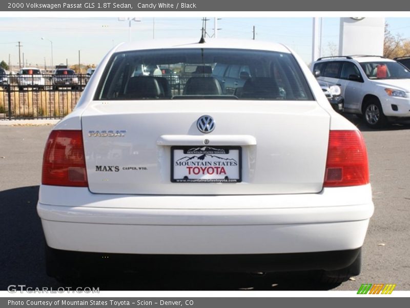 Candy White / Black 2000 Volkswagen Passat GLS 1.8T Sedan