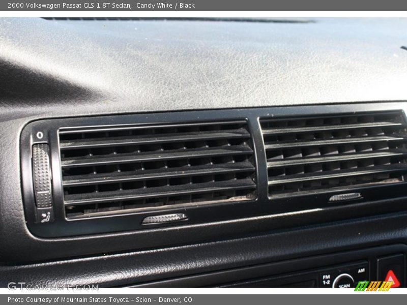 Candy White / Black 2000 Volkswagen Passat GLS 1.8T Sedan