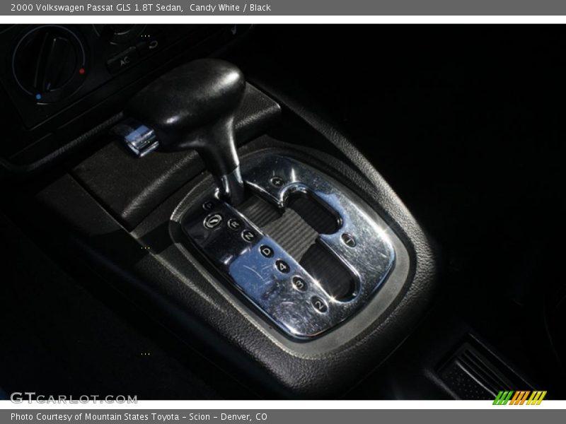 Candy White / Black 2000 Volkswagen Passat GLS 1.8T Sedan
