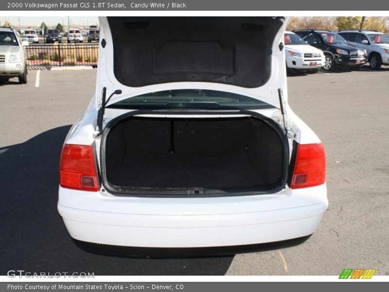 Candy White / Black 2000 Volkswagen Passat GLS 1.8T Sedan