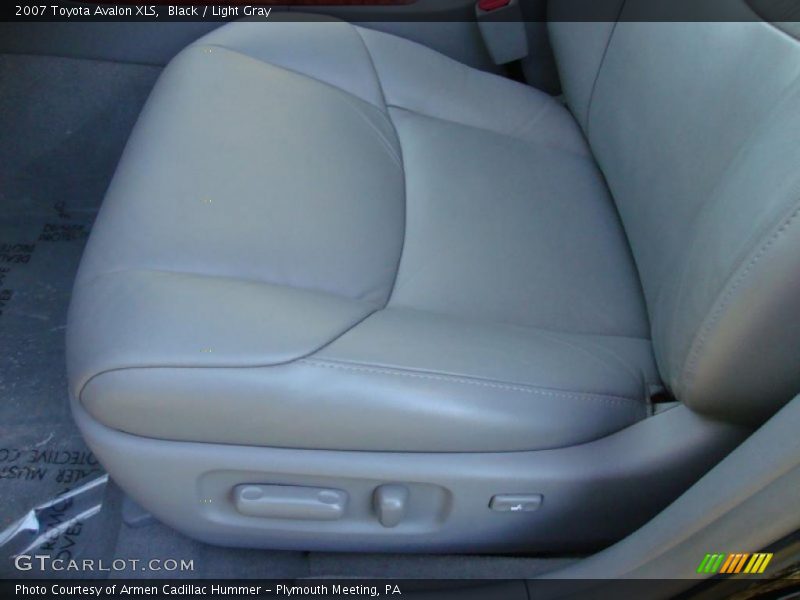 Black / Light Gray 2007 Toyota Avalon XLS