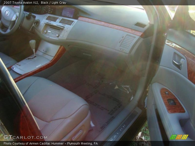 Black / Light Gray 2007 Toyota Avalon XLS