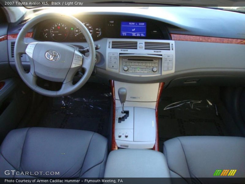 Black / Light Gray 2007 Toyota Avalon XLS