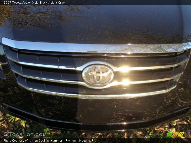 Black / Light Gray 2007 Toyota Avalon XLS