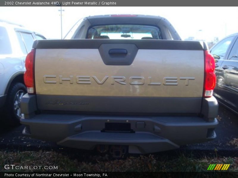 Light Pewter Metallic / Graphite 2002 Chevrolet Avalanche 4WD