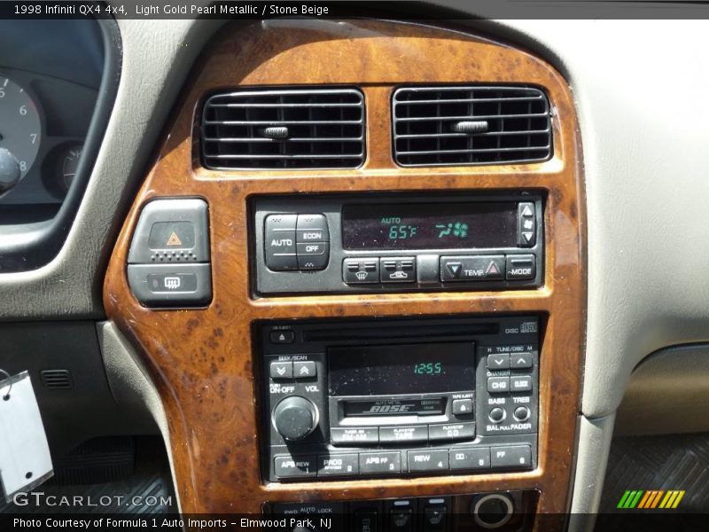 Light Gold Pearl Metallic / Stone Beige 1998 Infiniti QX4 4x4