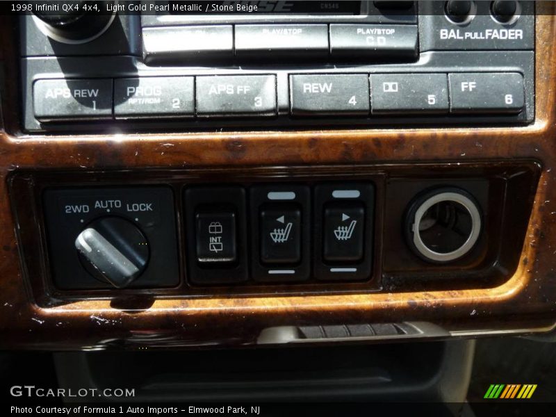 Light Gold Pearl Metallic / Stone Beige 1998 Infiniti QX4 4x4