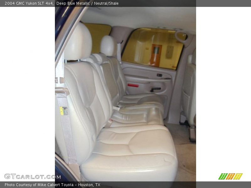 Deep Blue Metallic / Neutral/Shale 2004 GMC Yukon SLT 4x4