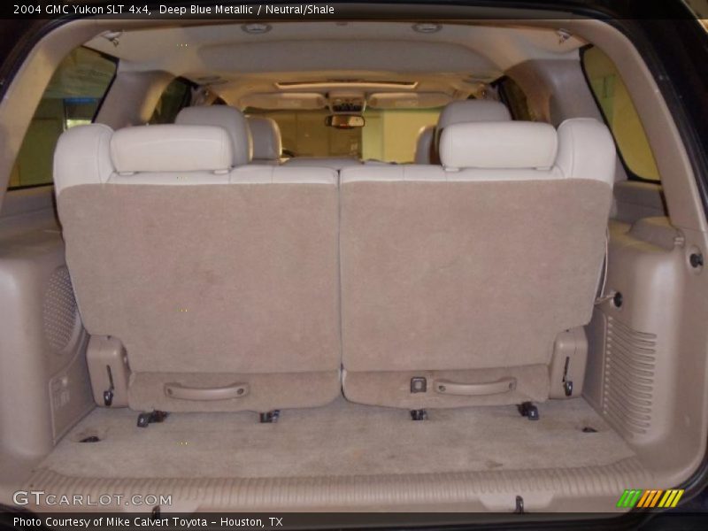 Deep Blue Metallic / Neutral/Shale 2004 GMC Yukon SLT 4x4