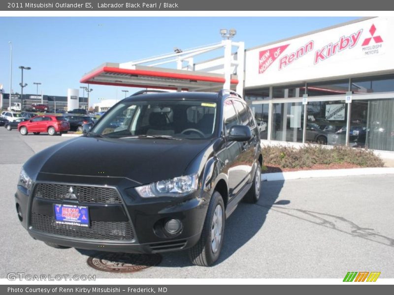 Labrador Black Pearl / Black 2011 Mitsubishi Outlander ES