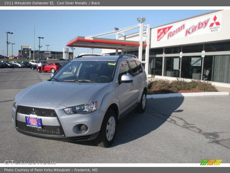 Cool Silver Metallic / Black 2011 Mitsubishi Outlander ES