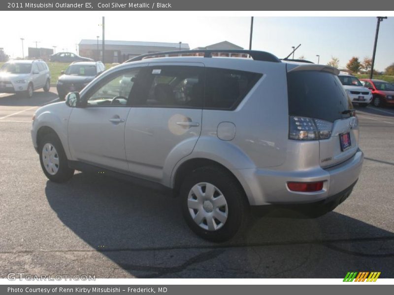 Cool Silver Metallic / Black 2011 Mitsubishi Outlander ES