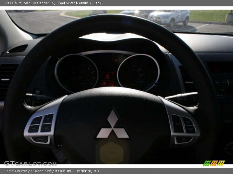 Cool Silver Metallic / Black 2011 Mitsubishi Outlander ES
