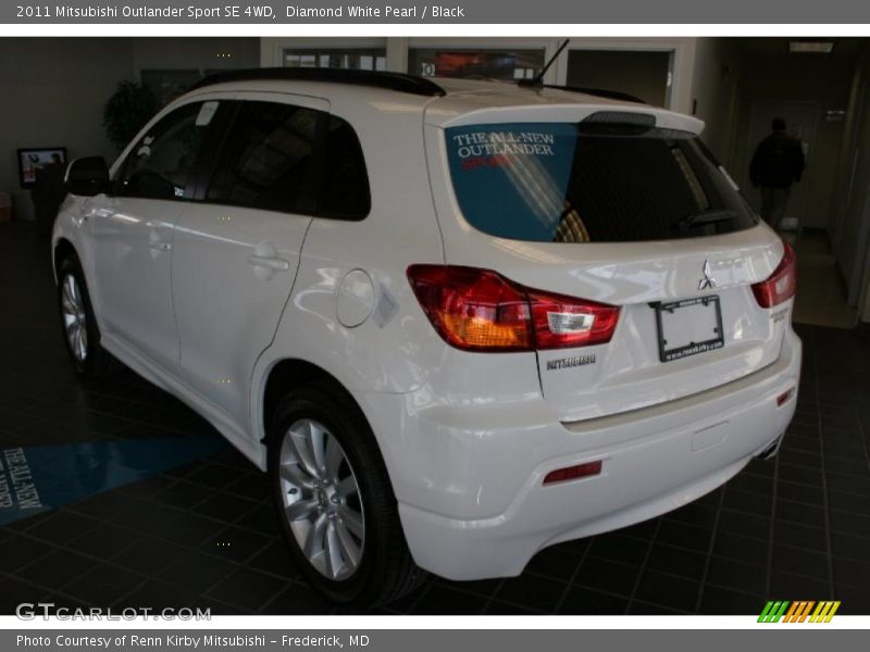 Diamond White Pearl / Black 2011 Mitsubishi Outlander Sport SE 4WD
