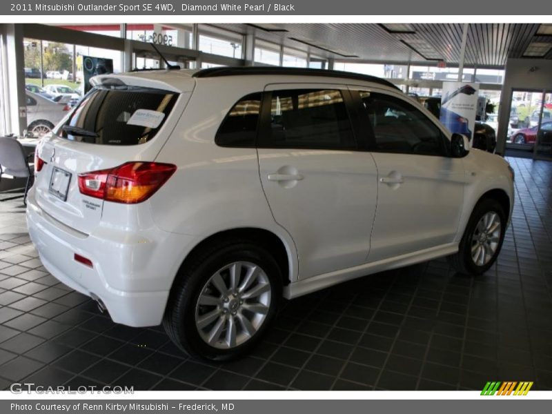 Diamond White Pearl / Black 2011 Mitsubishi Outlander Sport SE 4WD