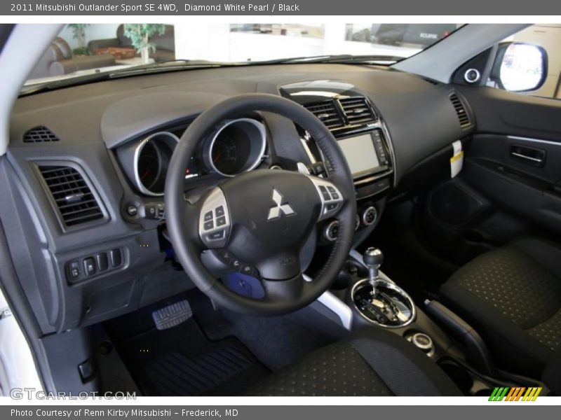Diamond White Pearl / Black 2011 Mitsubishi Outlander Sport SE 4WD