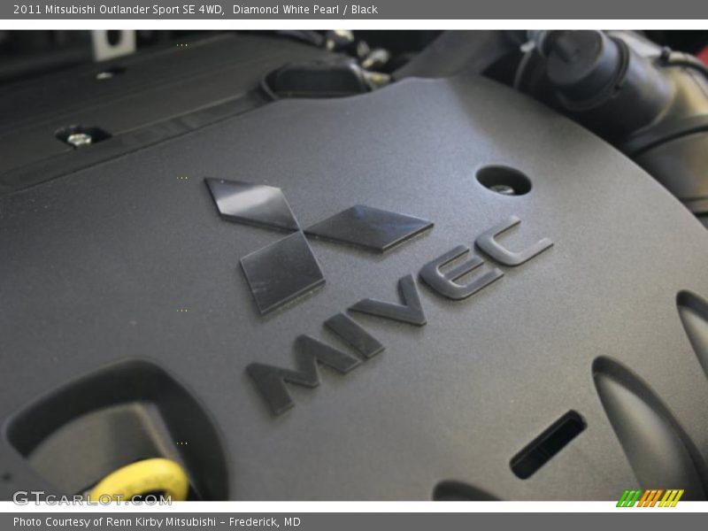 Diamond White Pearl / Black 2011 Mitsubishi Outlander Sport SE 4WD