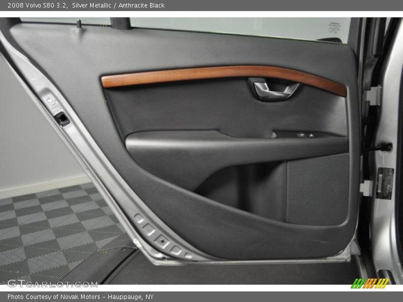 Silver Metallic / Anthracite Black 2008 Volvo S80 3.2