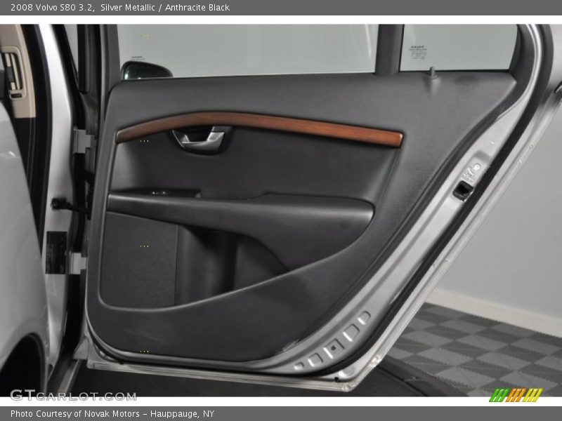 Silver Metallic / Anthracite Black 2008 Volvo S80 3.2