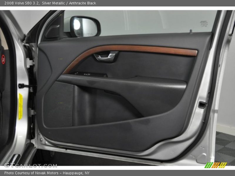 Silver Metallic / Anthracite Black 2008 Volvo S80 3.2