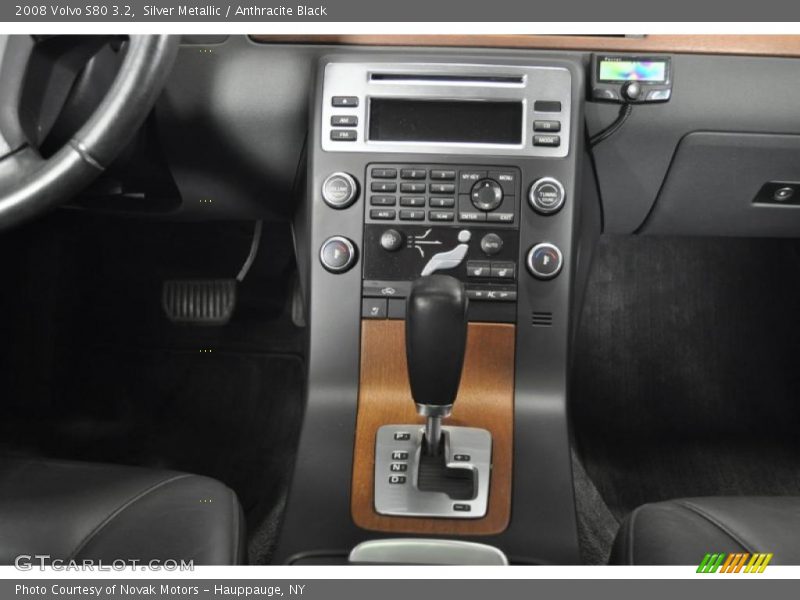 Silver Metallic / Anthracite Black 2008 Volvo S80 3.2