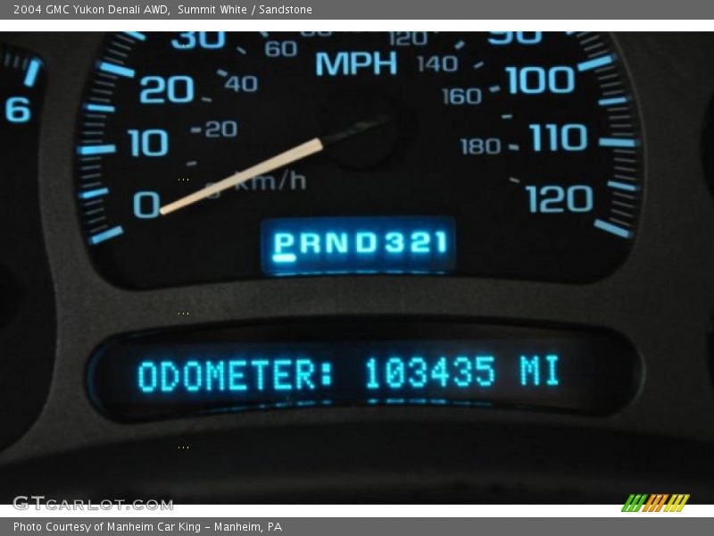 Summit White / Sandstone 2004 GMC Yukon Denali AWD