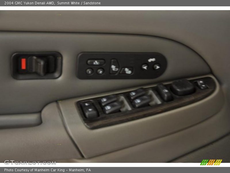 Summit White / Sandstone 2004 GMC Yukon Denali AWD