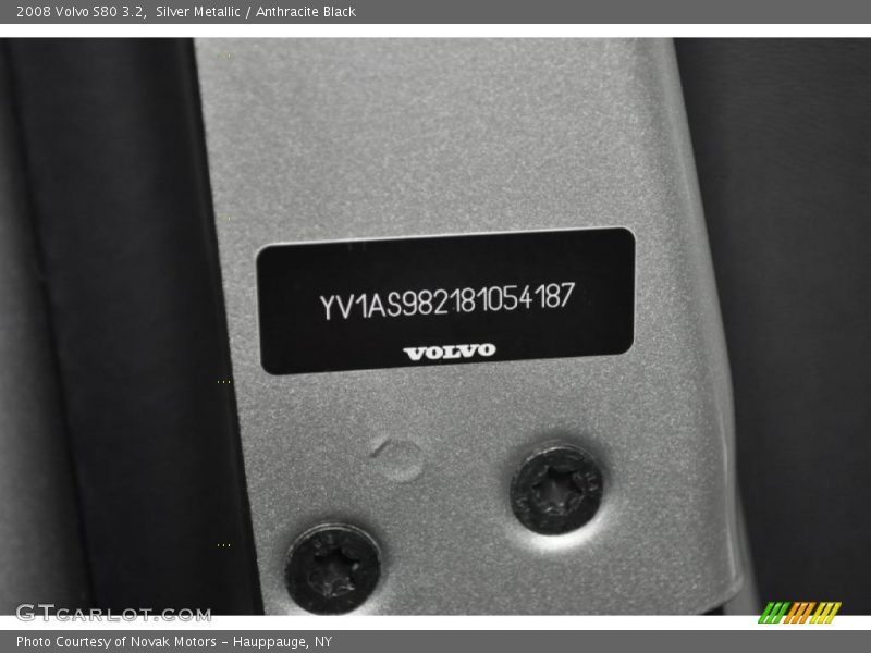 Silver Metallic / Anthracite Black 2008 Volvo S80 3.2