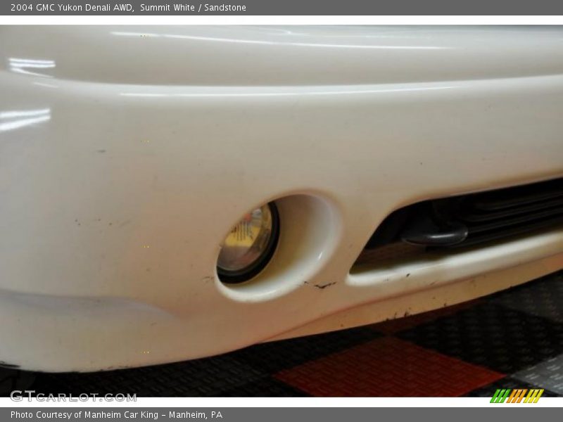 Summit White / Sandstone 2004 GMC Yukon Denali AWD