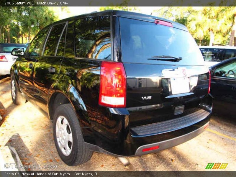 Black Onyx / Gray 2006 Saturn VUE