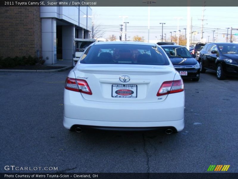 Super White / Dark Charcoal 2011 Toyota Camry SE